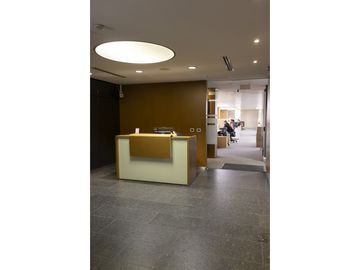 SE ARRIENDA OFICINA POBLADO