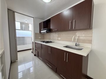 ALQUILER APARTAMENTO EN EL POBLADO SECTOR LOMA DE SAN JULIN