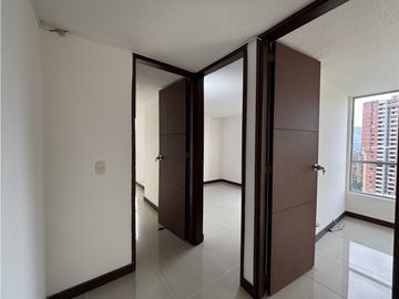 ALQUILER APARTAMENTO EN EL POBLADO SECTOR LOMA DE SAN JULIN