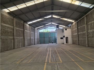 RENTA BODEGA CON OFICINAS  CAYACO ACAPULCO