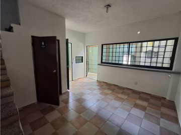 RENTA BODEGA CON OFICINAS  CAYACO ACAPULCO