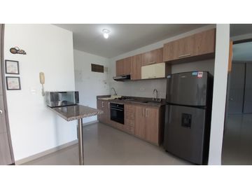 SE ARRIENDA APARTAMENTO DE DOS ALCOBAS CON VISTA LATERAL AL MAR