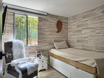Se Vende PRIMER PISO con PATIO en Envigado, Camino Verde (JC) $ 578.000.000