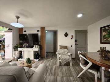 Se Vende PRIMER PISO con PATIO en Envigado, Camino Verde (JC) $ 578.000.000