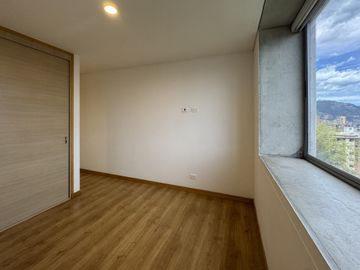 Apartamento en arriendo en el esmeraldal  – Piso medio alto vista panoramica