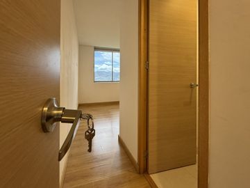 Apartamento en arriendo en el esmeraldal  – Piso medio alto vista panoramica