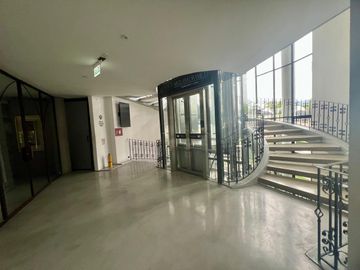 Alquiler Local Comercial en centro comercial en ciudad jardin, Sur