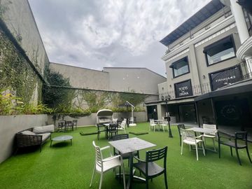 Alquiler Local Comercial en centro comercial en ciudad jardin, Sur