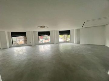Alquiler Local Comercial en centro comercial en ciudad jardin, Sur
