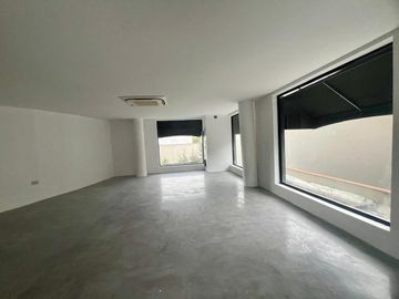 Alquiler Local Comercial en centro comercial en ciudad jardin, Sur
