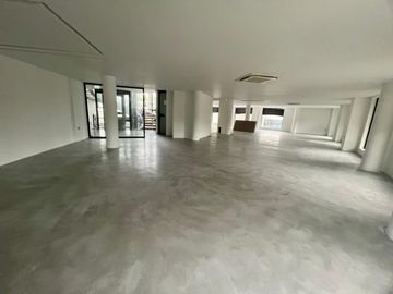 Alquiler Local Comercial en centro comercial en ciudad jardin, Sur
