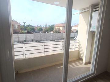 Av. Lomas de la Luz  (1 Est ) [3813-3]