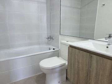Avenida Varela 875 (1 Est ) [2941-4]