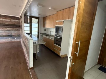 SE ARRIENDA HERMOSO Y AMPLIO DEPARTAMENTO