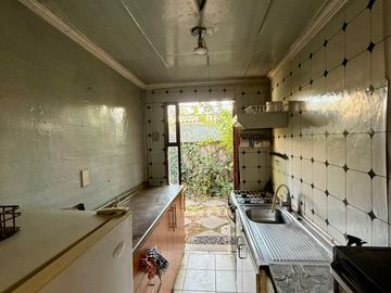 VENTA CASA LA FLORIDA CON PORTON CERRADO