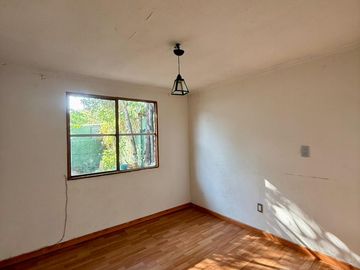 VENTA CASA LA FLORIDA CON PORTON CERRADO