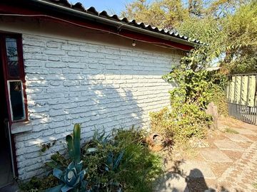 VENTA CASA LA FLORIDA CON PORTON CERRADO