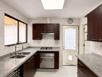 CASA EN MICROBARRIO RESIDENCIAL