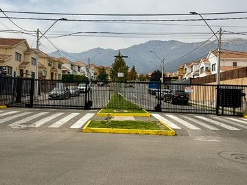 CASA EN MICROBARRIO RESIDENCIAL