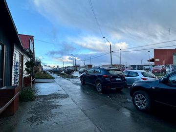 TERRENO DE 478 M2 Y VIVIENDA FRENTE AL RODOVIARIO DE NATALES