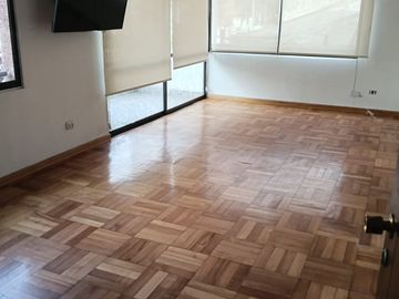 IMPECABLE DEPARTAMENTO SEGUNDO PISO, TRES DORMITORIOS
