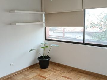 IMPECABLE DEPARTAMENTO SEGUNDO PISO, TRES DORMITORIOS