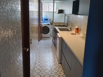IMPECABLE DEPARTAMENTO SEGUNDO PISO, TRES DORMITORIOS