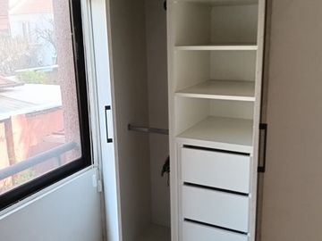 IMPECABLE DEPARTAMENTO SEGUNDO PISO, TRES DORMITORIOS