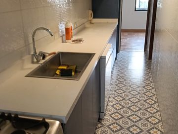 IMPECABLE DEPARTAMENTO SEGUNDO PISO, TRES DORMITORIOS