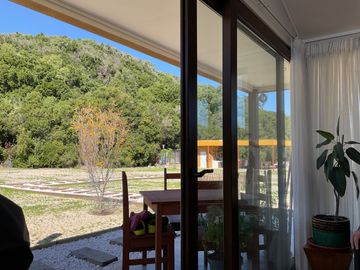 VENTA CASA AUTO SUSTENTABLE CON QUINCHO