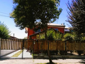 AMPLIA CASA FAMILIAR CON EXCELENTE CONECTIVIDAD 6D 2B 3E