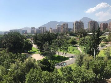 VIVE EN EL CORAZÓN DE LAS CONDES  A PASOS DEL METRO