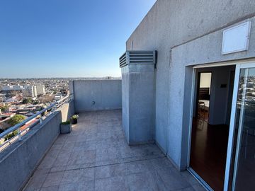 Venta 2 ambientes. Terraza y cochera
