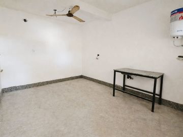 Alquiler Local Comercial Caseros 80m2 Av. Mitre