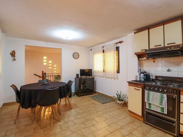 Chalet 6 Amb con Pileta, Jardín y Cochera -Florida