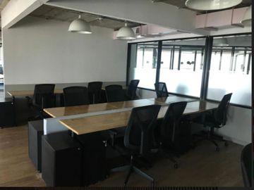 Oficina 500m2 4 coch equipadas en microcentro