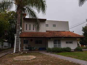 VENTA QUINTA 6 AMB GONZALEZ CATAN CON QUINCHO