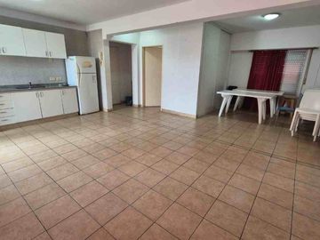 VENTA DE DEPARTAMENTO EN FLORES