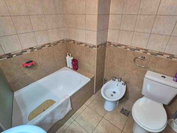 VENTA DE DEPARTAMENTO EN FLORES