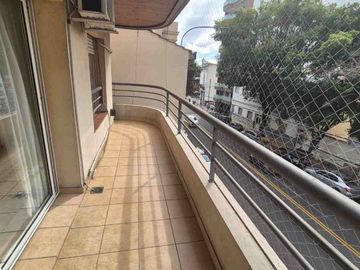 VENTA DE DEPARTAMENTO EN FLORES