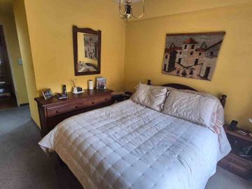VENTA DE DEPARTAMENTO EN FLORES