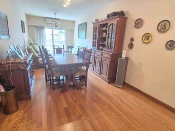 VENTA DE DEPARTAMENTO EN FLORES