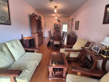 VENTA DE DEPARTAMENTO EN FLORES