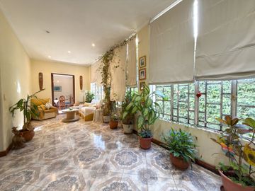 Venta Imponente Casa Semicentro Tandil