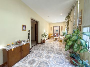 Venta Imponente Casa Semicentro Tandil