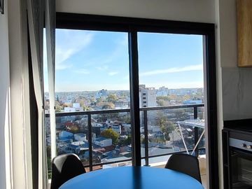 19 y 44-Pza Azcuénaga-Semipiso de categoría amoblado con terraza propia