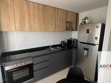 19 y 44-Pza Azcuénaga-Semipiso de categoría amoblado con terraza propia