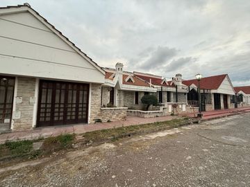 VENTA CASA 3 DORM -194 m² - B° ALTE BROWN - JUJUY