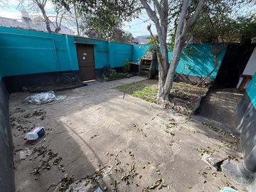 ¡VENTA! Casa esquina, 2 unidades, a refaccionar o demoler – Villa Lugano