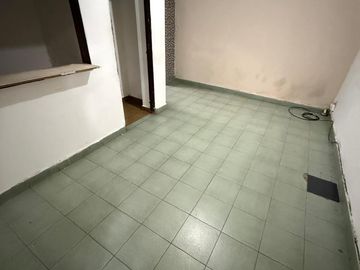 ¡VENTA! Casa esquina, 2 unidades, a refaccionar o demoler – Villa Lugano